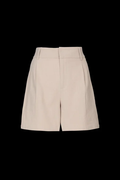 Demi short