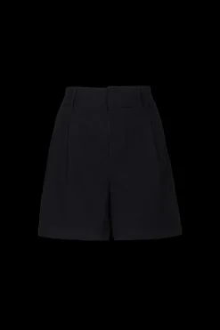 Demi short