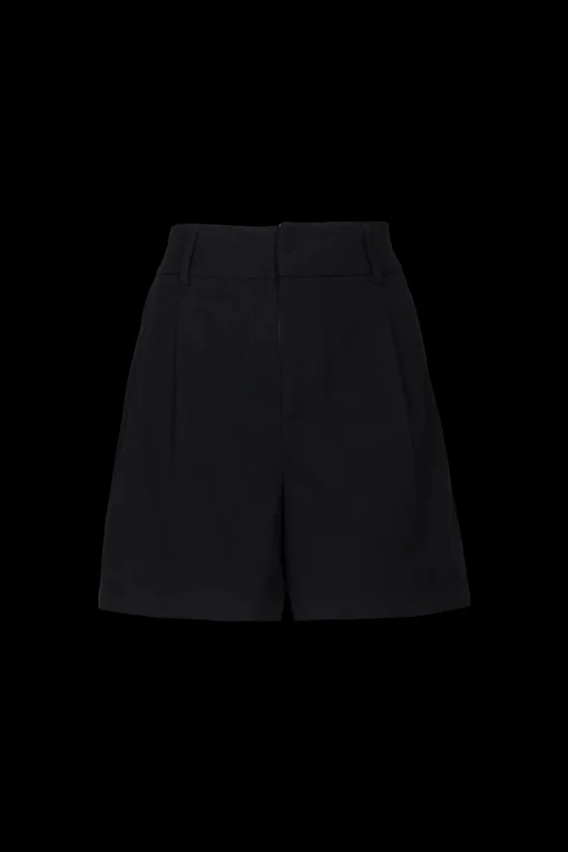 Demi short
