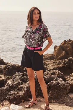 Demi short