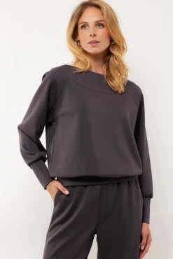 Elieve sweater