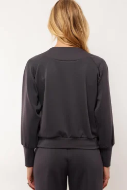 Elieve sweater