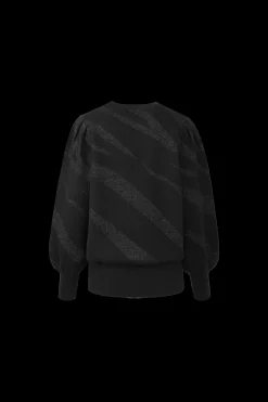 Esna knitting sweater