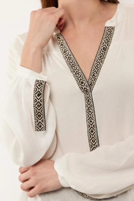 Nyo blouse