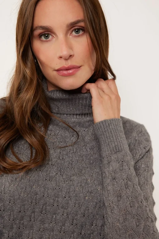 Serina knitting sweater